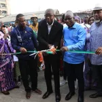 amelioration-du-cadre-de-vie-a-koumassi-cisse-ibrahima-bacongo-change-le-visage-du-quartier-3-ampoules