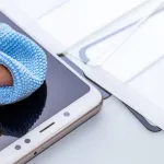 vie-pratique-3-astuces-top-pour-enlever-les-rayures-sur-l-ecran-d-un-telephone