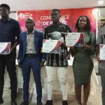 cote-d-ivoire-des-beneficiaires-d-un-programme-de-formation-en-communication-digitale-recoivent-leurs-diplomes