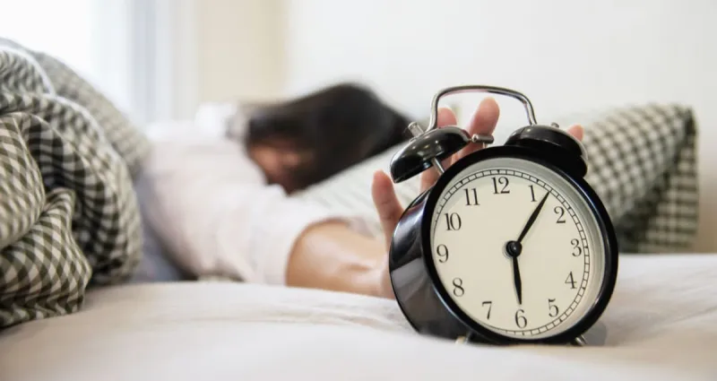 reveil-matinale-3-astuces-pour-reussir-a-vous-reveiller-tot-le-matin