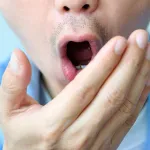 hygiene-bucco-dentaire-3-aliments-qui-donnent-mauvaise-haleine-a-tous-les-coups