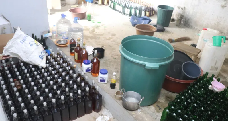 anyama-une-usine-de-fabrication-d-alcool-frelate-demantelee-les-details-de-l-operation