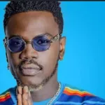 showbiz-l-artiste-coupe-decale-ariel-sheney-sort-mutation-son-nouvel-album