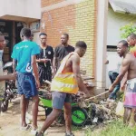 universite-felix-houphouet-boigny-les-etudiants-de-la-cite-universitaire-inset-assainissent-leur-cadre-de-vie