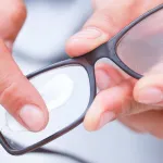 entretien-de-lunette-3-astuces-pour-enlever-les-rayures-sur-les-lunettes