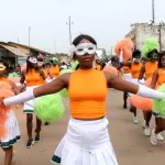 agneby-tiassa-la-premiere-edition-du-carnaval-manhindi-lancee-plus-de-100-000-mille-personnes-attendues