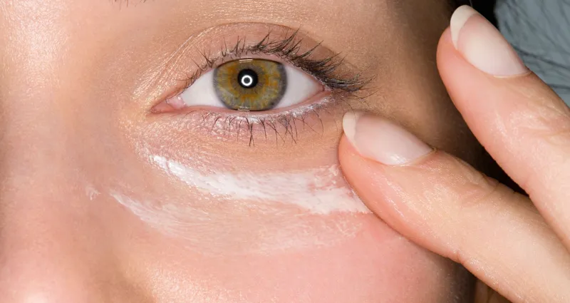 soin-du-visage-la-recette-du-masque-magique-contre-les-poches-et-les-cernes