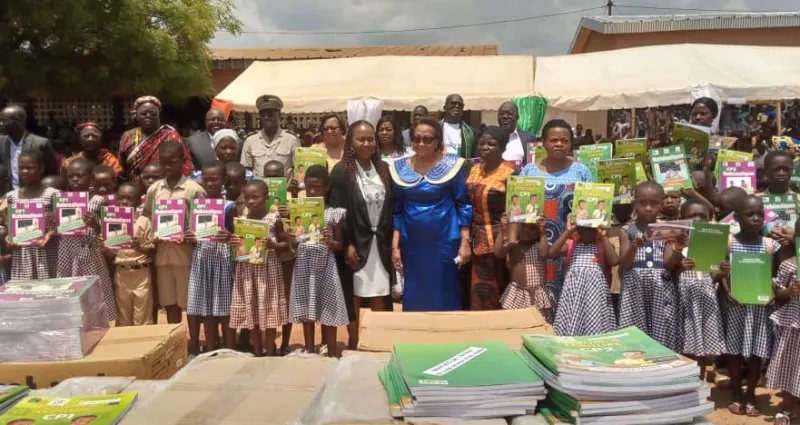 cote-d-ivoire-le-pagds-octroie-22-371-manuels-scolaires-a-l-iep-de-toumodi