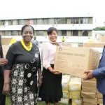 sante-pierre-dimba-dote-plusieurs-etablissements-sanitaires-de-materiels-de-conditionnement-de-dechets