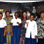 cote-d-ivoire-une-maison-de-telephonie-mobile-celebre-les-jeunes-filles-qui-s-interessent-aux-sciences