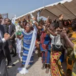 songon-kassemble-remise-de-5-617-cles-de-logements-sociaux-et-economiques-les-acquereurs-reconnaissants