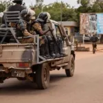 lutte-contre-le-terrorisme-la-cote-d-ivoire-livre-du-materiel-militaire-au-burkina-faso
