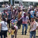 culture-la-communaute-hindoue-vivant-en-cote-d-ivoire-commemore-la-holi-mela