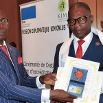 distinction-zokou-privat-nouvel-ambassadeur-pour-la-sante-de-la-mission-diplomatique-italienne-kim-onlus
