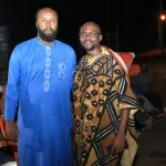 l-auteur-yahn-aka-seduit-le-public-de-korhogo-et-obtient-un-gros-cadeau-de-souleymane-sakrou-gon-coulibaly