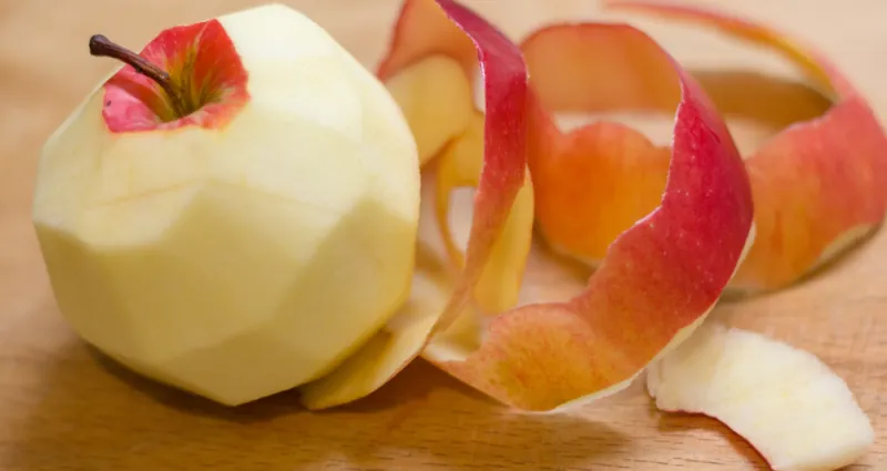anti-gaspillage-4-idees-tres-sympas-pour-recycler-les-pelures-de-pommes