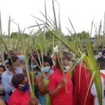 religion-plusieurs-fideles-chretiens-celebrent-la-fete-des-rameaux-ce-dimanche