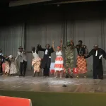 l-ecrivain-yahn-aka-et-son-association-culturelle-l-artistiq-a-l-inphb-de-yamoussoukro