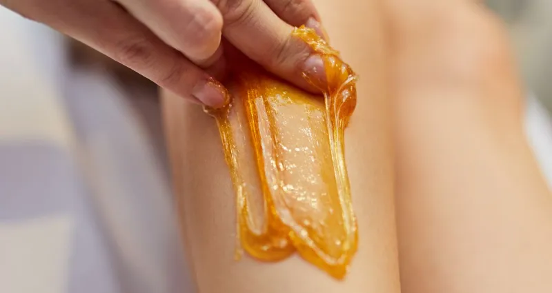 cire-d-epilation-maison-la-recette-inratable-et-les-secrets-pour-la-reussir