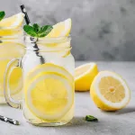 bien-etre-5-raisons-de-boire-de-l-eau-citronnee-tous-les-jours