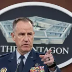 comment-le-responsable-presume-des-fuites-du-pentagone-a-ete-arrete