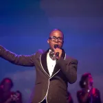 celebration-de-dieu-et-de-la-culture-dan-au-concert-du-chantre-o-nel-mala