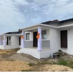 primud-les-laureats-recoivent-leurs-maisons-le-promoteur-immobilier-insatisfait