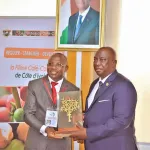 hommage-la-pec-ci-decerne-un-prix-au-ministre-d-etat-kobenan-adjoumani-pour-ses-actions-en-faveur-des-populations