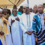 ramadan-2023-a-koumassi-le-maire-cisse-bacongo-prie-a-la-grande-mosquee-avec-l-imam-daouda-konate