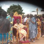 kossou-chefferie-traditionnelle-nanan-boni-koffi-2-a-recoit-ses-attributs-de-chef-du-village-d-angosse