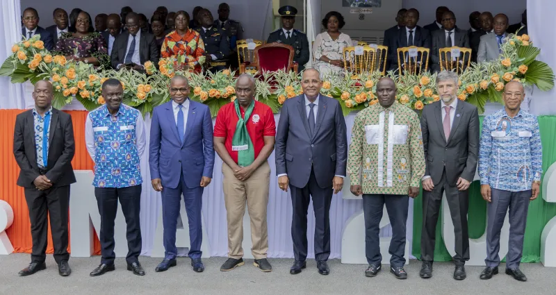 la-fete-du-travail-transformee-en-fete-des-plaintes-les-partis-politiques-en-mouvement