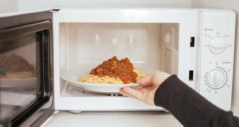 astuces-pratique-5-aliments-que-vous-pouvez-tout-a-fait-cuire-au-micro-ondes