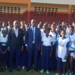 bonoua-invite-dans-un-etablissement-secondaire-le-dg-des-impots-invite-les-eleves-au-travail