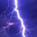 pluies-diluviennes-la-foudre-tue-plusieurs-personnes-a-becedi-brignan-une-ecoliere-electrocutee-a-cocody