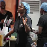 record-du-monde-la-nigeriane-hilda-baci-cuisine-pendant-100-heures