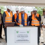 adzope-le-premier-ministre-pose-la-premiere-pierre-du-centre-de-service-civique