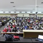 dr-oussou-remi-venir-en-aide-aux-nouveaux-etudiants-en-creant-une-relation-de-proximite