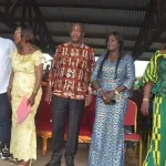 on-sait-qui-aide-les-gens-ici-jean-luc-assi-presente-le-candidat-du-rhdp-aux-femmes-d-akoupe