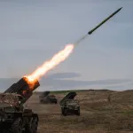 apres-la-destruction-du-barrage-de-kakhovka-la-russie-intensifie-les-bombardements-aeriens-en-ukraine