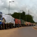 securite-routiere-les-conducteurs-d-engins-a-deux-et-trois-roues-invites-a-la-prudence-et-au-port-du-casque-a-man