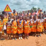 infrastructures-le-projet-d-elargissement-de-la-route-abidjan-dabou-presente-aux-eleves-d-un-groupe-scolaire