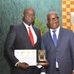 municipales-de-2o23-alpha-sanogo-candidat-du-rhdp-a-tiassale-recoit-une-importante-distinction