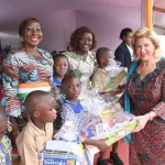 celebration-de-l-excellence-70-meilleurs-eleves-du-groupe-scolaire-children-of-africa-d-abobo-primes