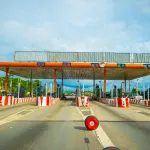 fluidite-routiere-le-fer-annonce-le-demarrage-des-travaux-d-elargissement-de-la-barriere-de-peage-d-attinguie