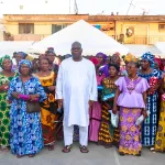 fete-des-meres-a-marcory-le-ministre-laurent-tchagba-offre-de-nombreux-cadeaux-aux-femmes