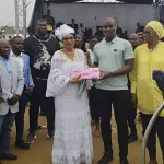 fete-des-meres-a-bingerville-le-depute-maire-issouf-doumbia-offre-10-000-pagnes-et-aux-mamans