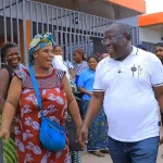 construction-de-marches-a-koumassi-cisse-bacongo-met-gratuitement-des-hangars-a-la-disposition-des-femmes