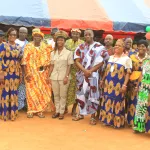 agou-fete-des-meres-emmanuel-leon-et-agnes-monnet-honorent-les-femmes-des-cadeaux-distribues