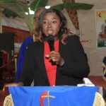fleur-ake-m-bo-fait-d-important-dons-a-l-eglise-methodiste-unie-d-agboville