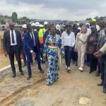 abobo-saison-des-pluies-une-delegation-de-la-banque-mondiale-test-l-efficacite-de-l-ouvrage-de-drainage-d-eau